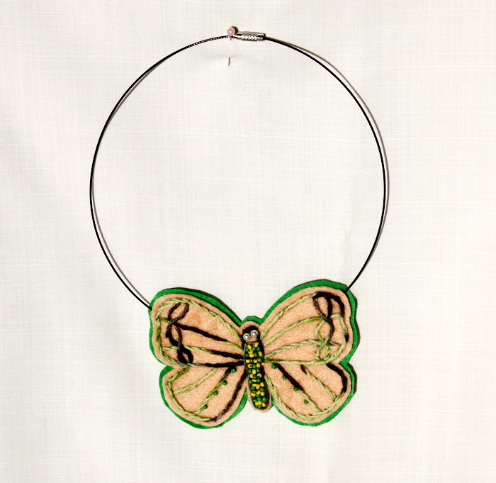 Bijuterii handmade- colier fluture (1)