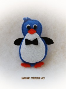 Brosa handmade pinguin din fetru